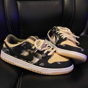TravisScott NikeSB dunk lows